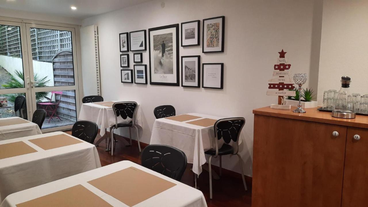 优秀家庭酒店 佩罗斯－吉雷克 外观 照片